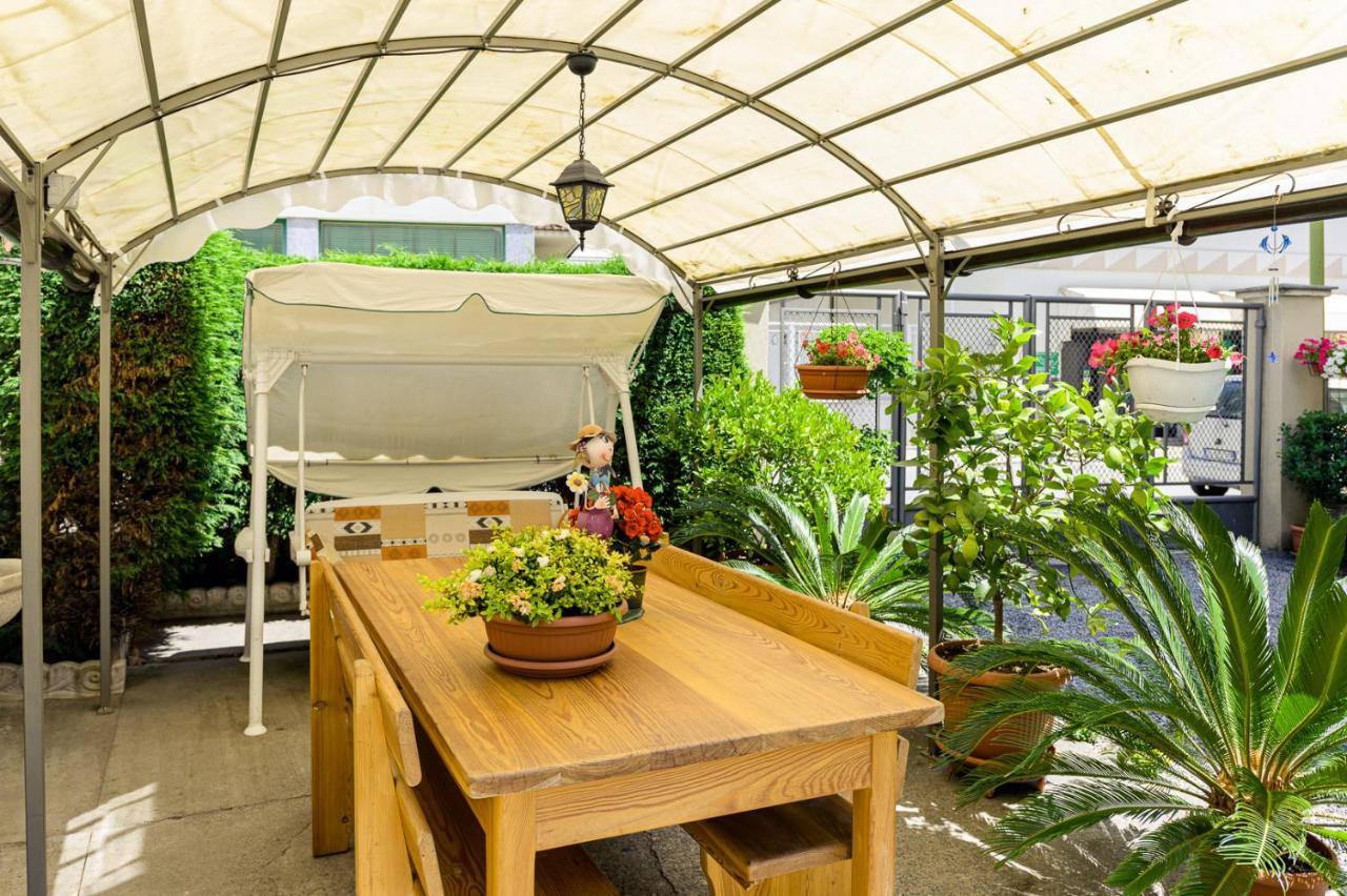 Luna Nuova Tirano Ngoại thất bức ảnh